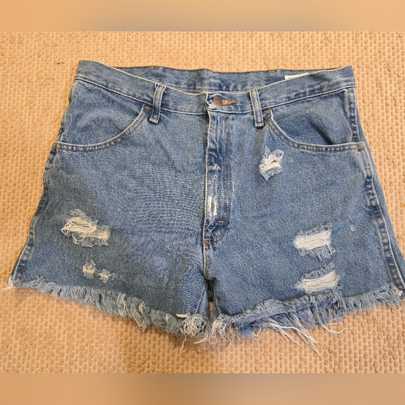 Rustler cutoff jean shorts denim women's size 34 X 32 distressed - Picture 2 of 10